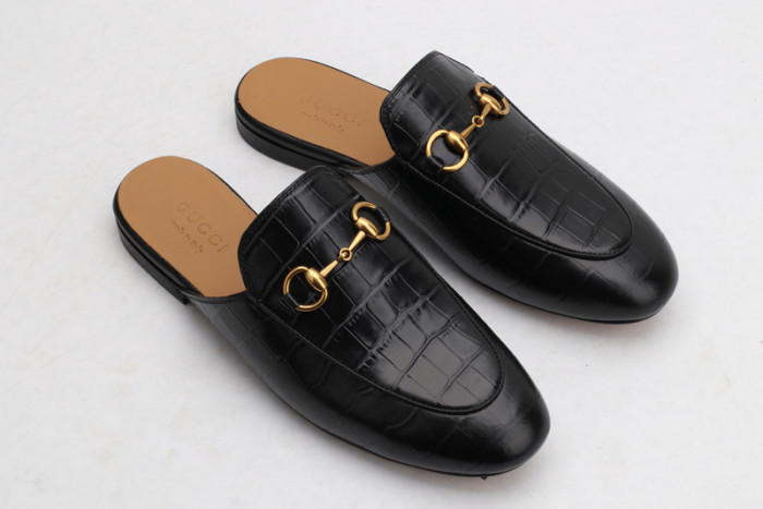 guc loafer