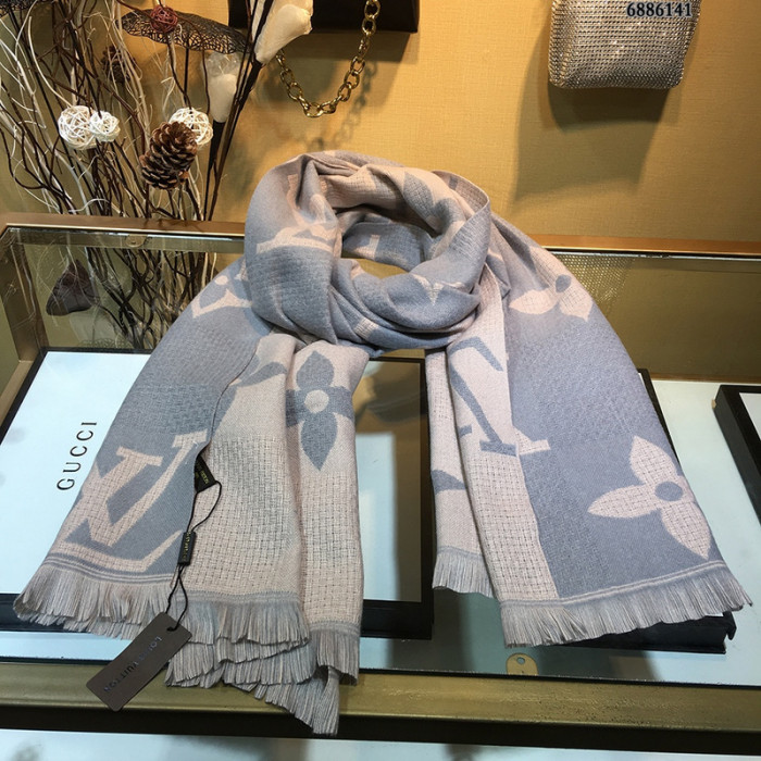 lu vi scarf