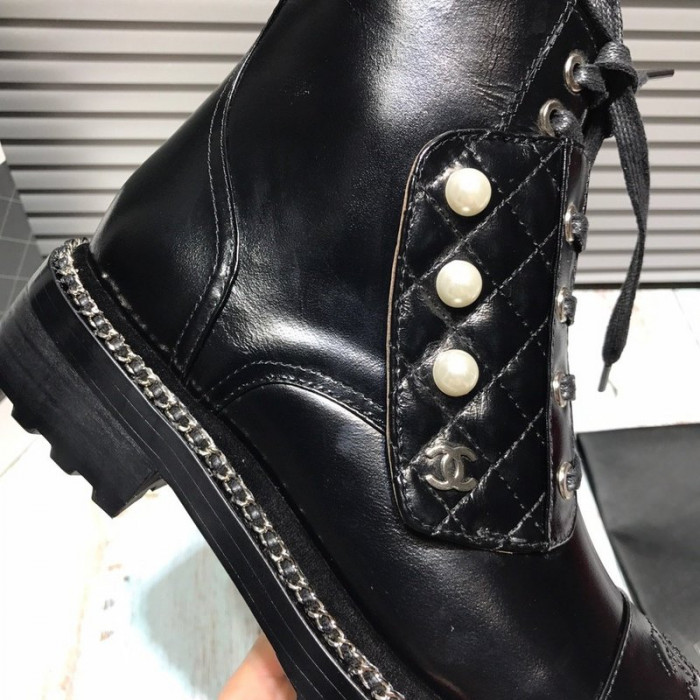 CN ANKLE BOOTS