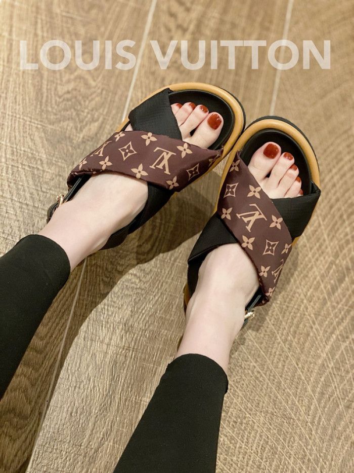 lovt sandal
