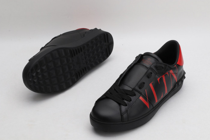 v*lentino sneaker