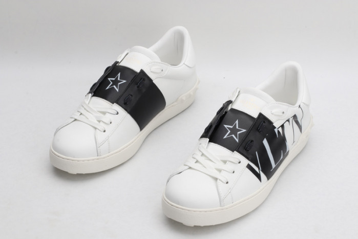 v*lentino sneaker