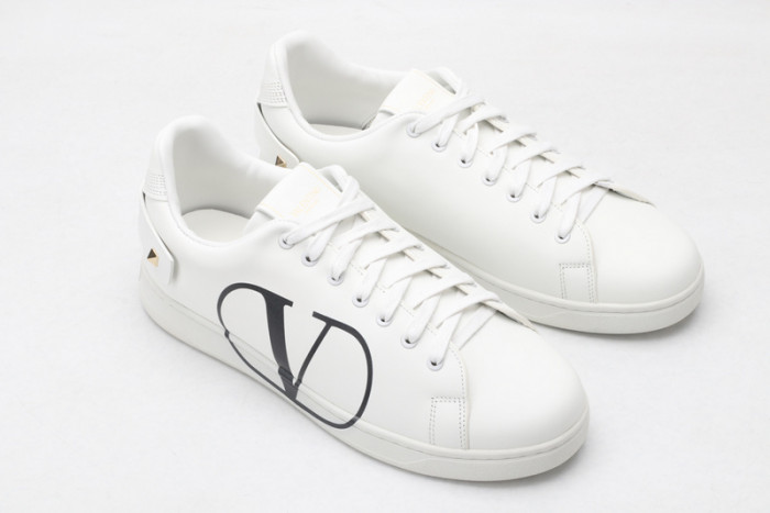v*lentino sneaker