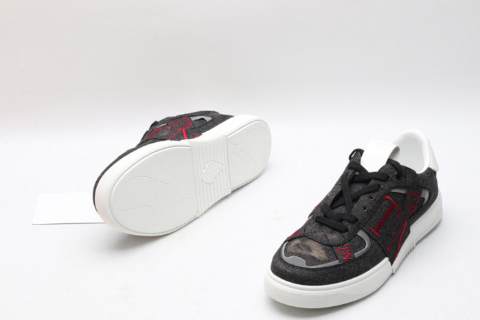 v*lentino sneaker