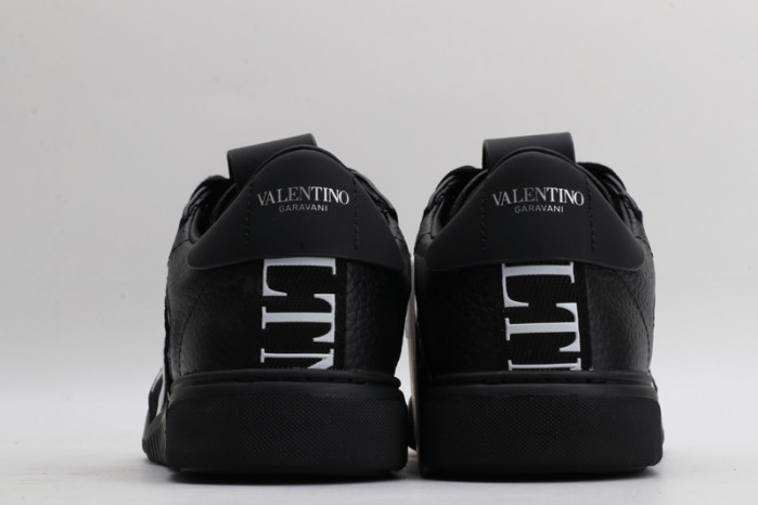 v*lentino sneaker