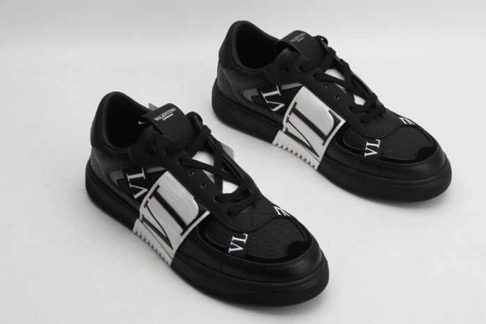 v*lentino sneaker