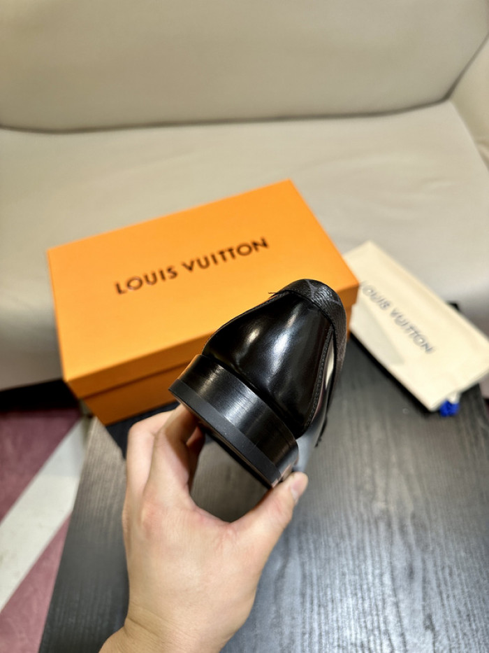 lovt loafer