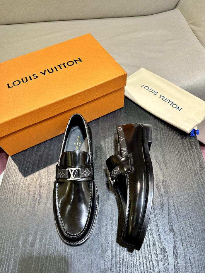 lovt loafer