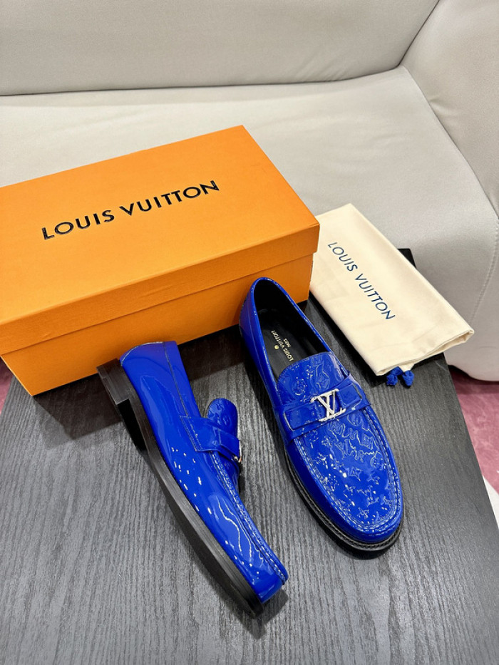 lovt loafer