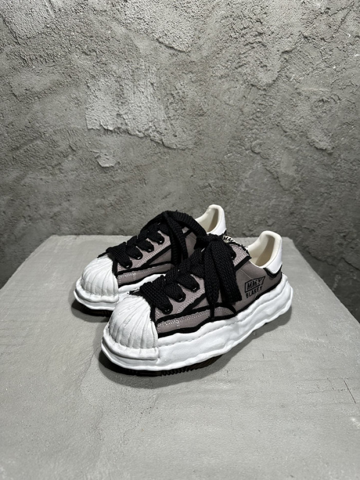 Ma*s*n mihara yasuhiro sneaker