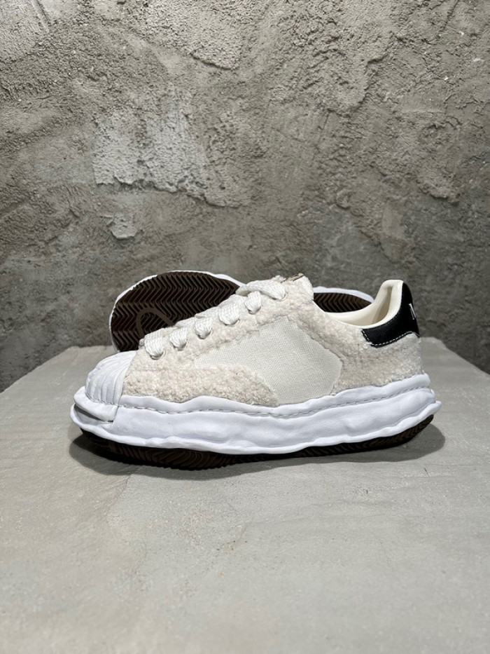 Ma*s*n mihara yasuhiro sneaker