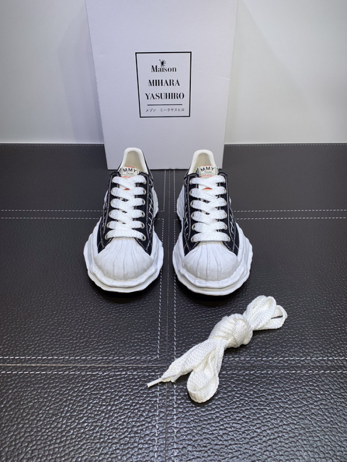 Ma*s*n mihara yasuhiro sneaker
