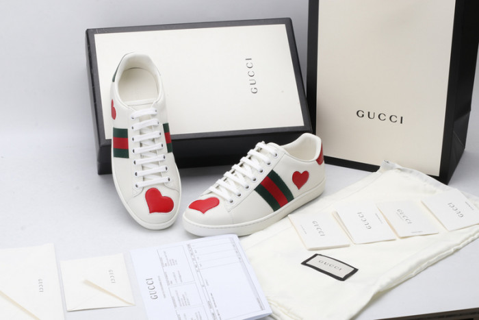 gi ace embroidered low-top sneaker