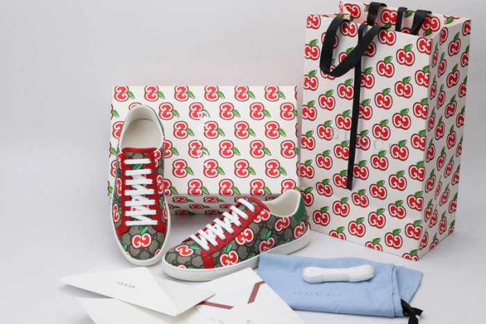 gi ace embroidered low-top sneaker