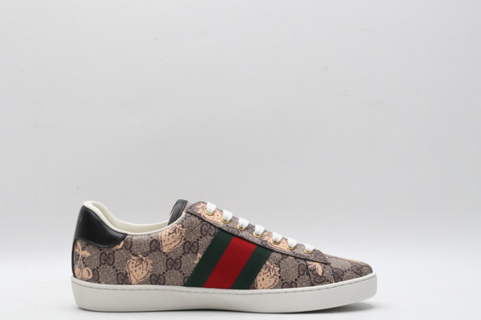 gi ace embroidered low-top sneaker