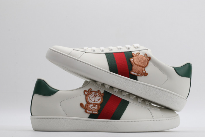 gi ace embroidered low-top sneaker