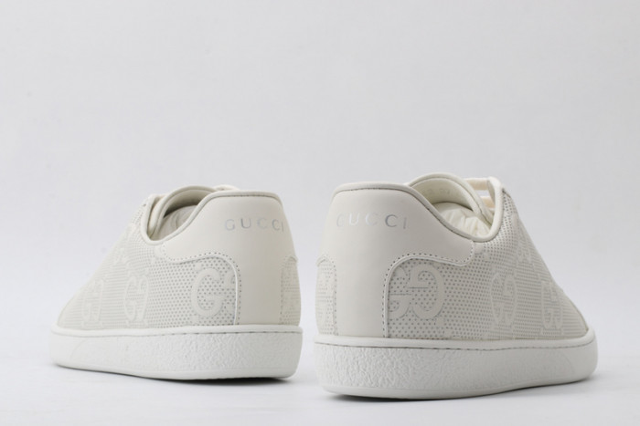 gi ace embroidered low-top sneaker