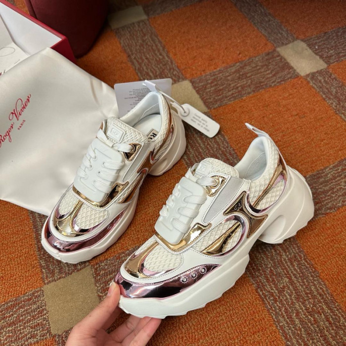 RV SNEAKER