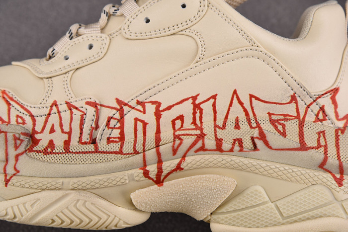 bl triple s trainers sneakers 536737 w2fay 9016