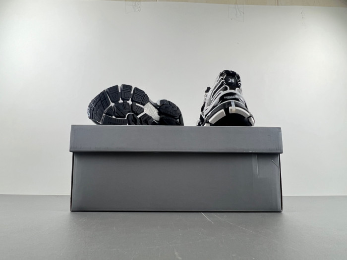 bl runner trainers sneakers