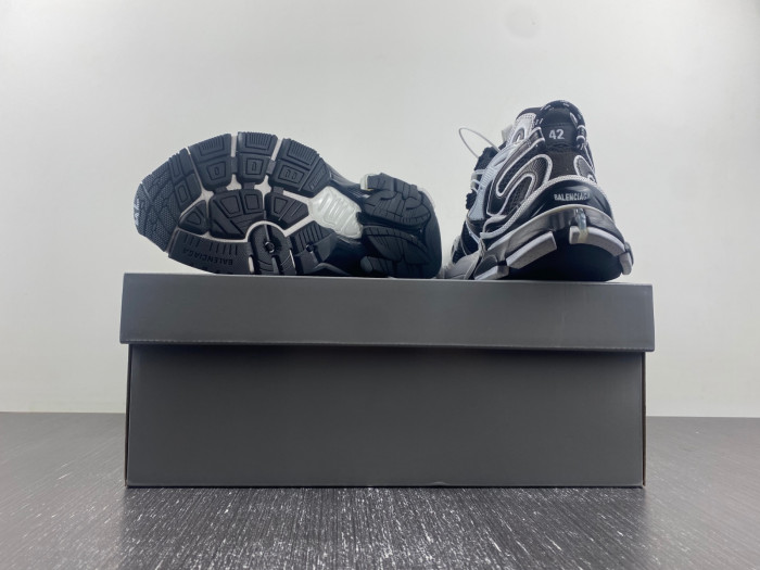 bl runner trainers sneakers 779066-w3rbxp-0213