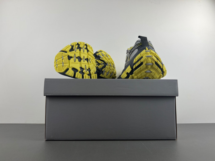 bl 10xl speed trainer sneaker