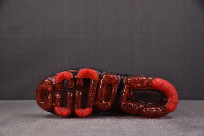 NIKE AIR VAPORMAX Plus AQ8632-001