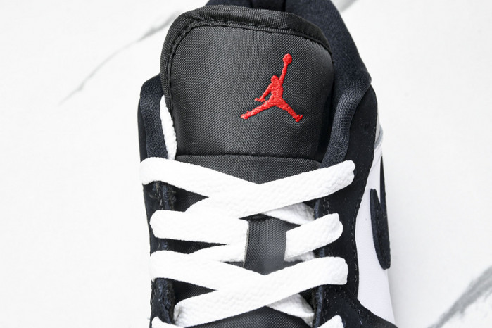 AIR JORDAN 1 LOW PANDA TOE HF3188-106