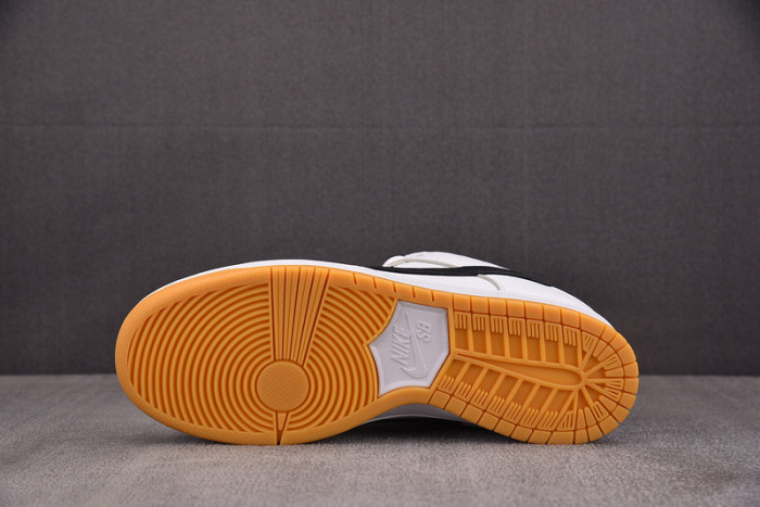 Nike SB Dunk Low Pro 