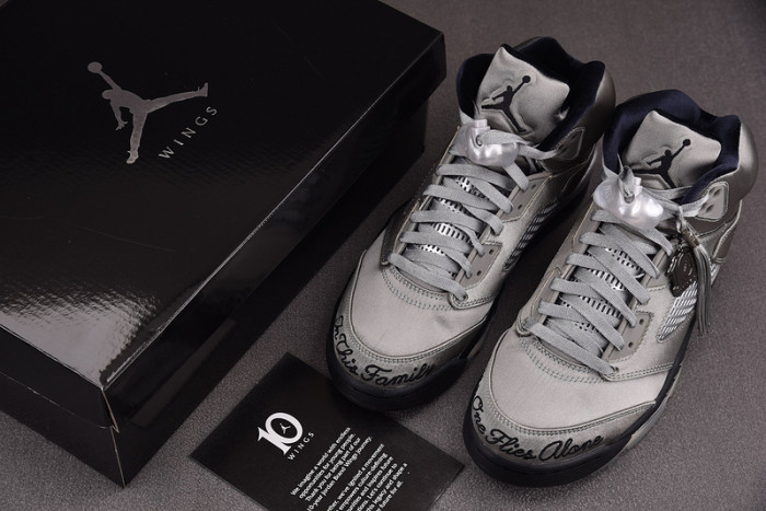 Air Jordan 5 Wings Medium Grey / Black IO2038-001