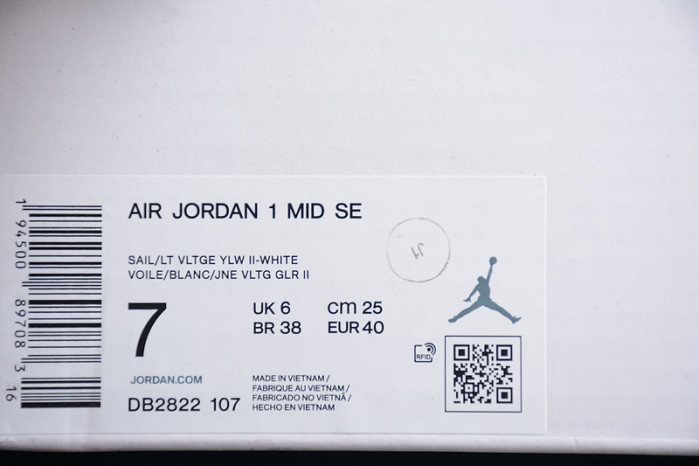 air jordan 1 mid se voltage yellow db2822-107