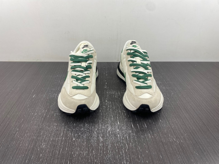 nike sacai x vaporwaffle green white dd1875-102