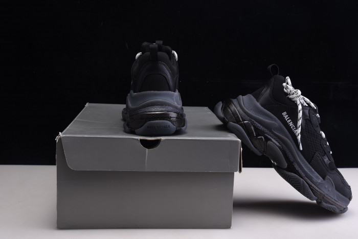 bl triple s trainers black sneakers h903p8082