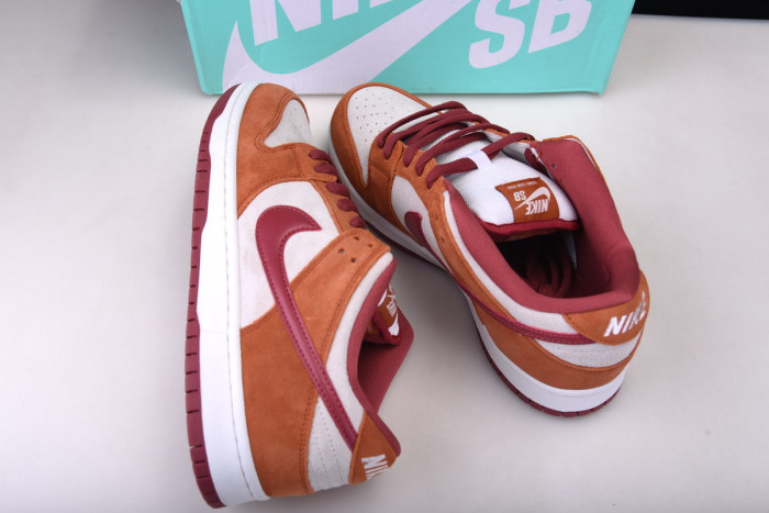 nike sb dunk low pro dark russet cedar bq6817-202