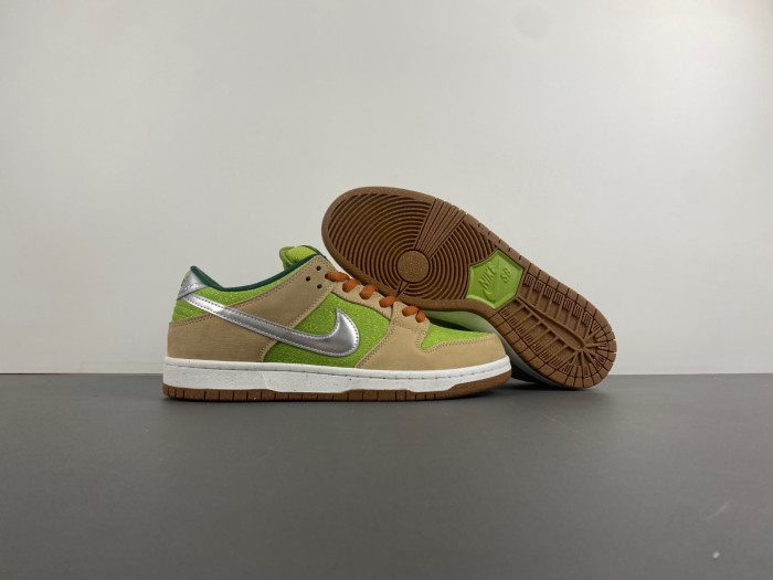Nike SB Dunk Low "Escargot" FQ7585-200 Nike SB Dunk Low "Escargot" FQ7585-200