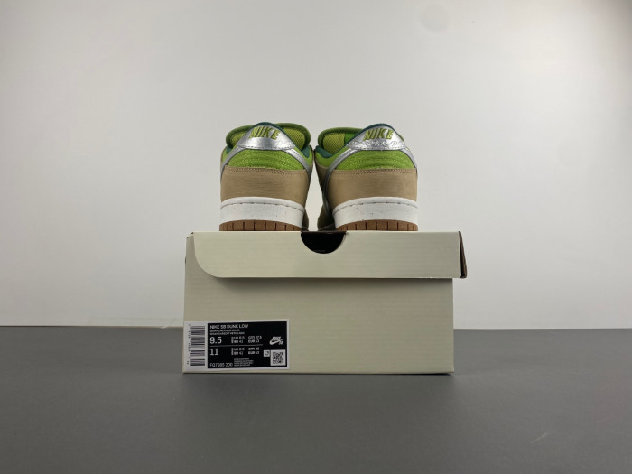 Nike SB Dunk Low "Escargot" FQ7585-200 Nike SB Dunk Low "Escargot" FQ7585-200