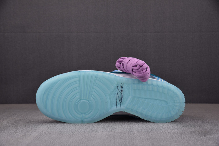 nike sb dunk low futura laboratories bleached aqua hf6061-400