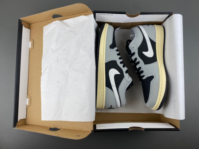 Air Jordan 1 Low "Light Smoke Grey" HQ2010-012