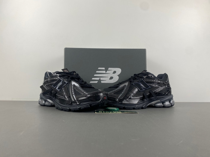 NEW BALANCE 1906A BLACK MEN