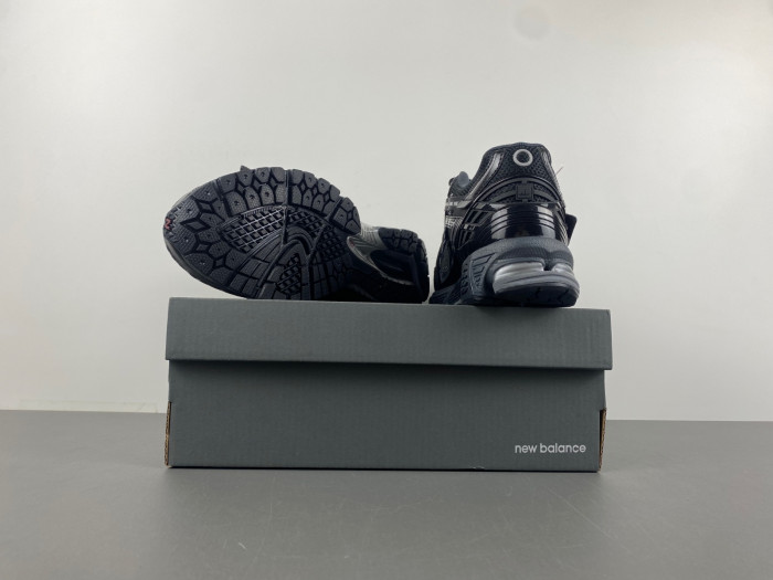 NEW BALANCE 1906A BLACK MEN