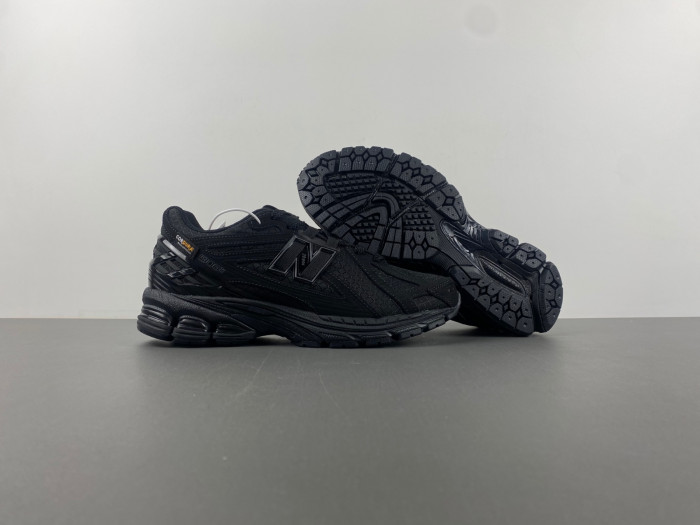 NEW BALANCE 1906R CORDURA BLACK MAGNET M1906RWF