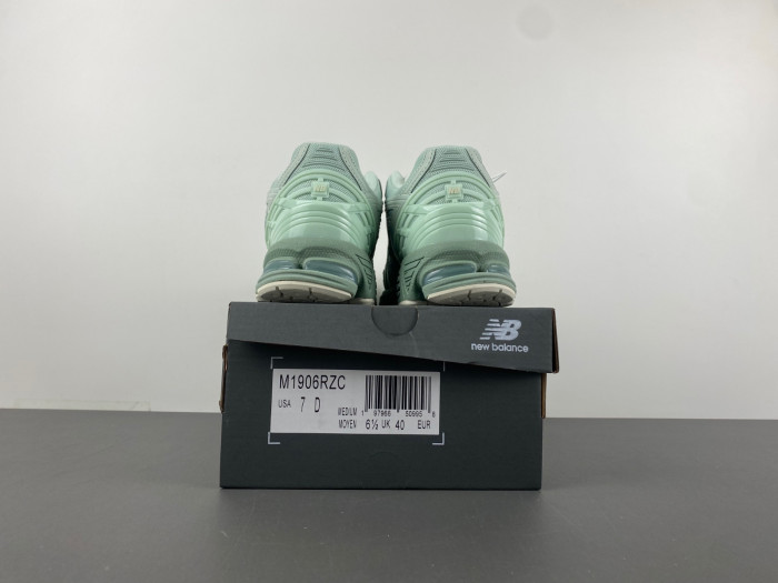 NEW BALANCE 9060R JADE GREEN M1906RZC