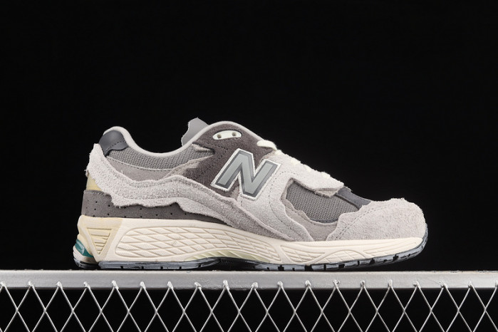 new balance 2002r protection pack rain cloud m2002rda