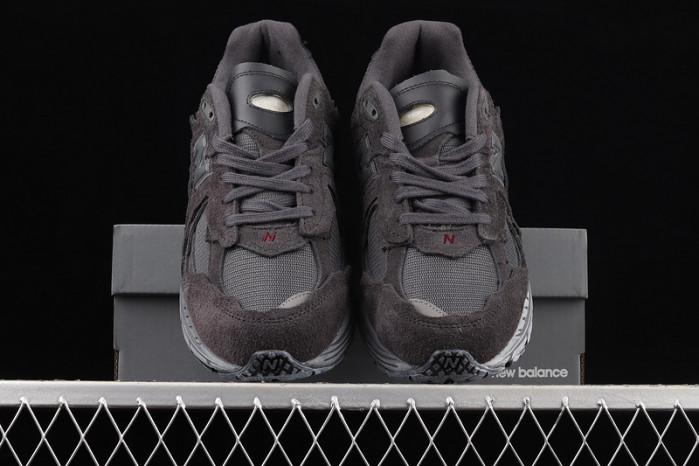 new balance 2002r protection pack phantom m2002rdb