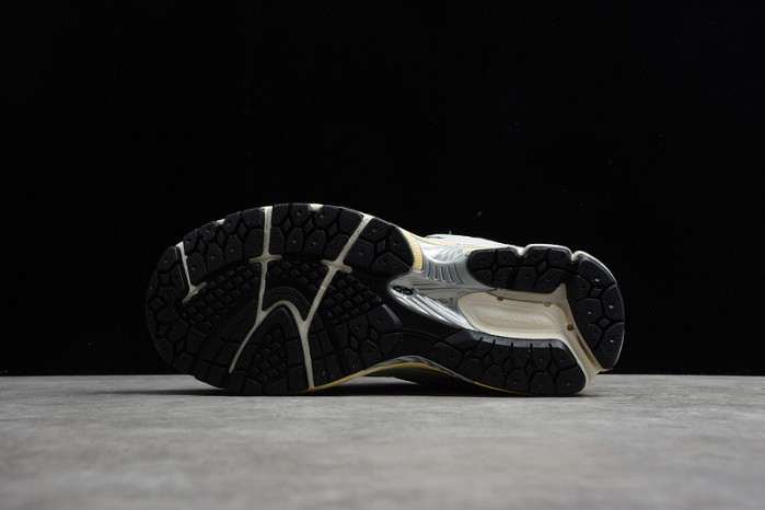 new balance 2002r thisisneverthat white - ml2002rt